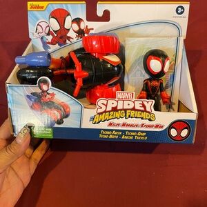 SPIDEY AMAZING FRIENDS